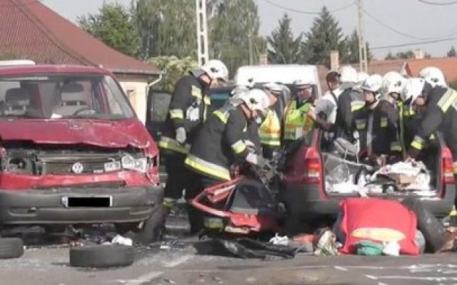 Tragedie în Ungaria: 5 români şi-au pierdut viaţa într-un teribil accident rutier